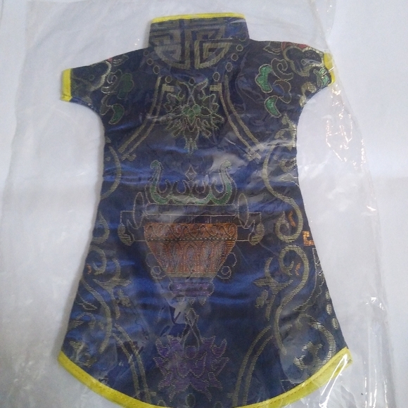 #1 Chinese Dress Wine Bottle Covers, Set of 4 - Picture 9 of 10